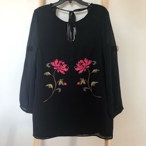 Forever 21 Black dress with embroidered flowers L